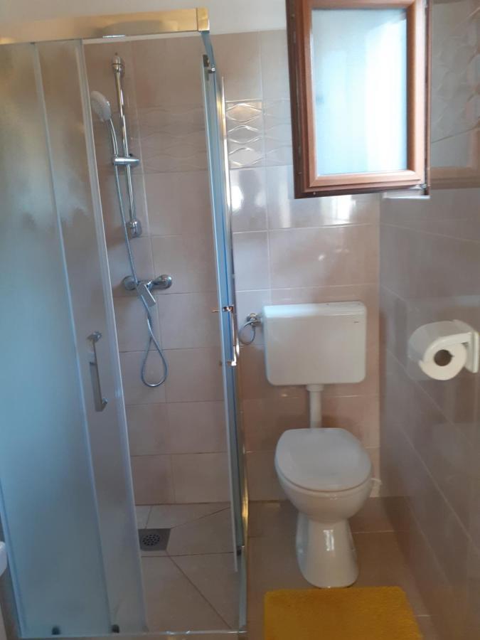 Apartman Paola Malinska Exterior foto