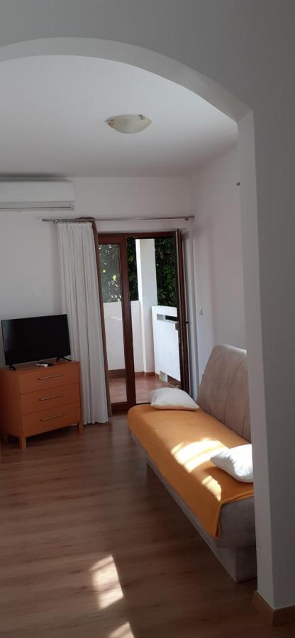 Apartman Paola Malinska Exterior foto
